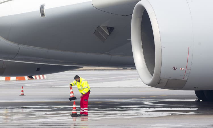 Germany to draft foreign workers to ease airport chaos this summer