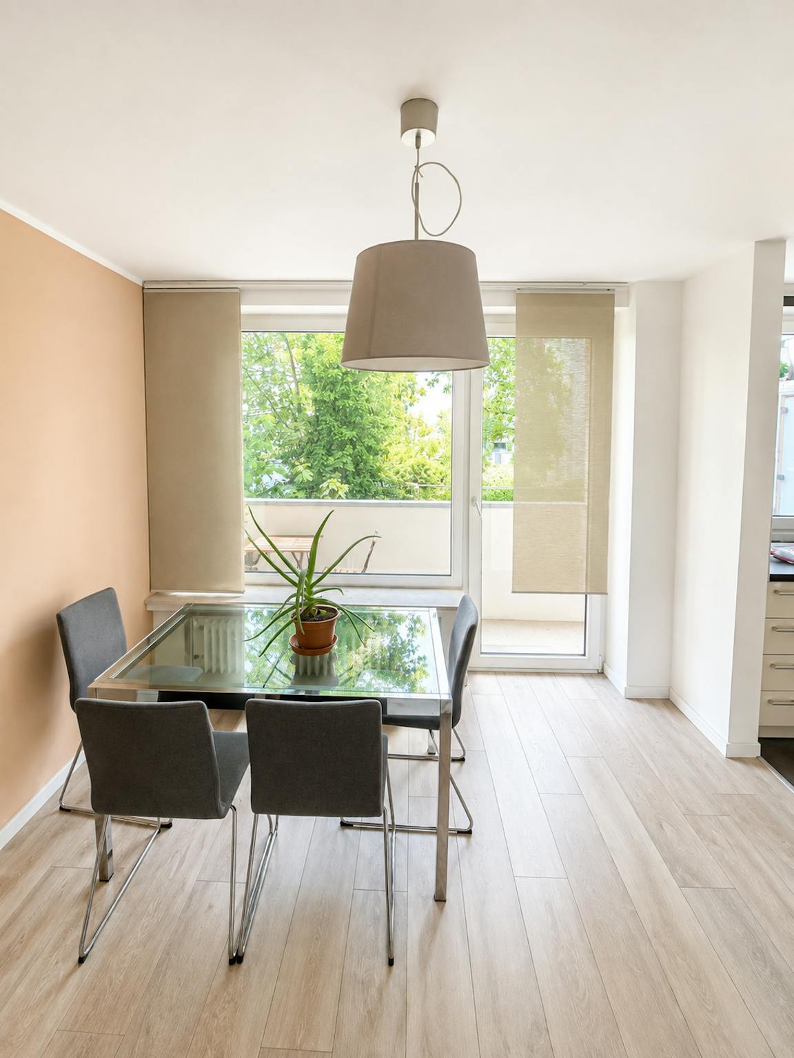 Apartment, Florastraße, Dusseldorf