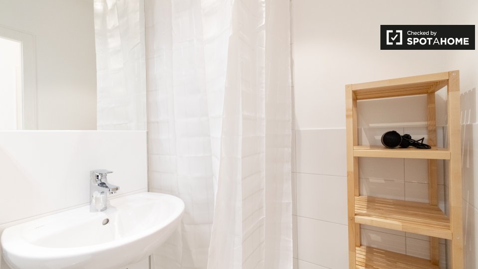Room, Neltestraße, Berlin