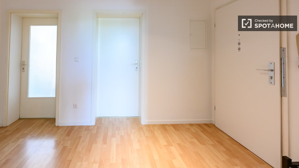 Room, Buckower Damm, Berlin