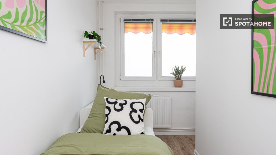 Room, Hubertusdamm, Berlin