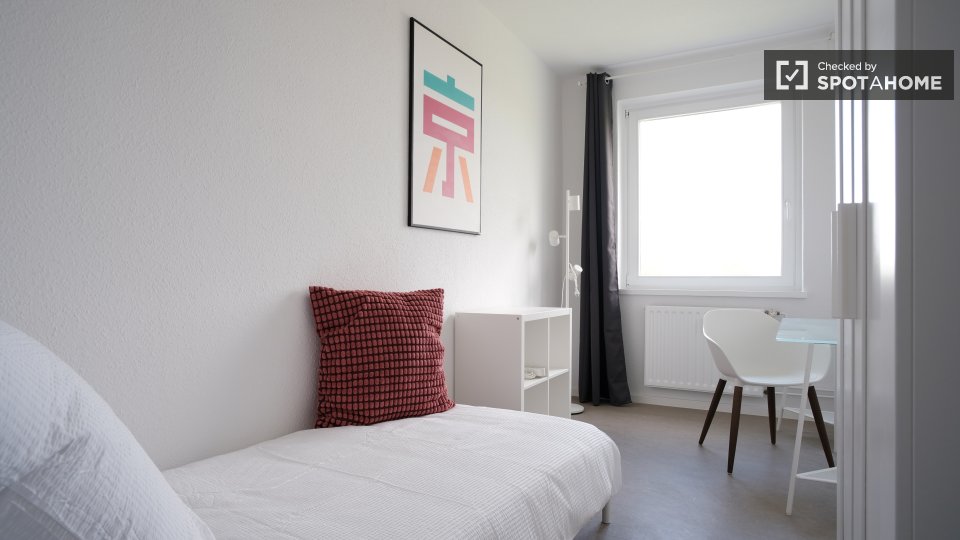 Room, Neltestraße, Berlin