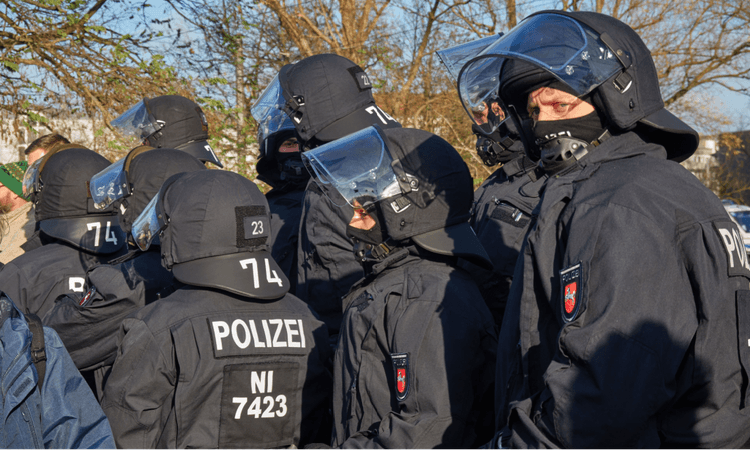 Bundestag to vote on extending police power to conduct secret house searches