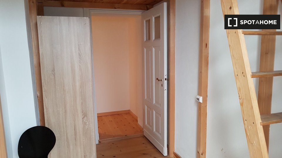 Room, Hauptstraße, Berlin