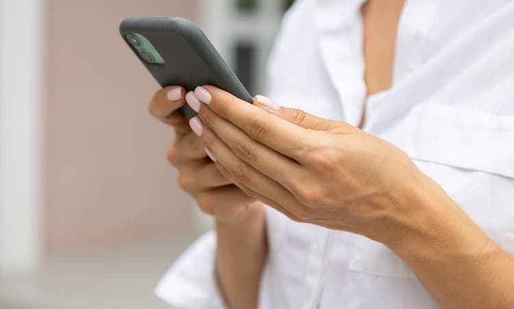 How do German mobile phone tariffs compare internationally?