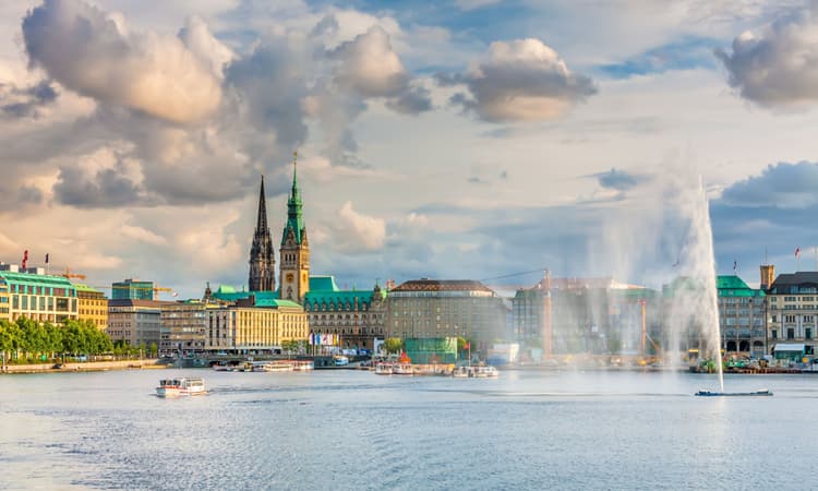 Top 7 ways to settle into life in Hamburg as an expat