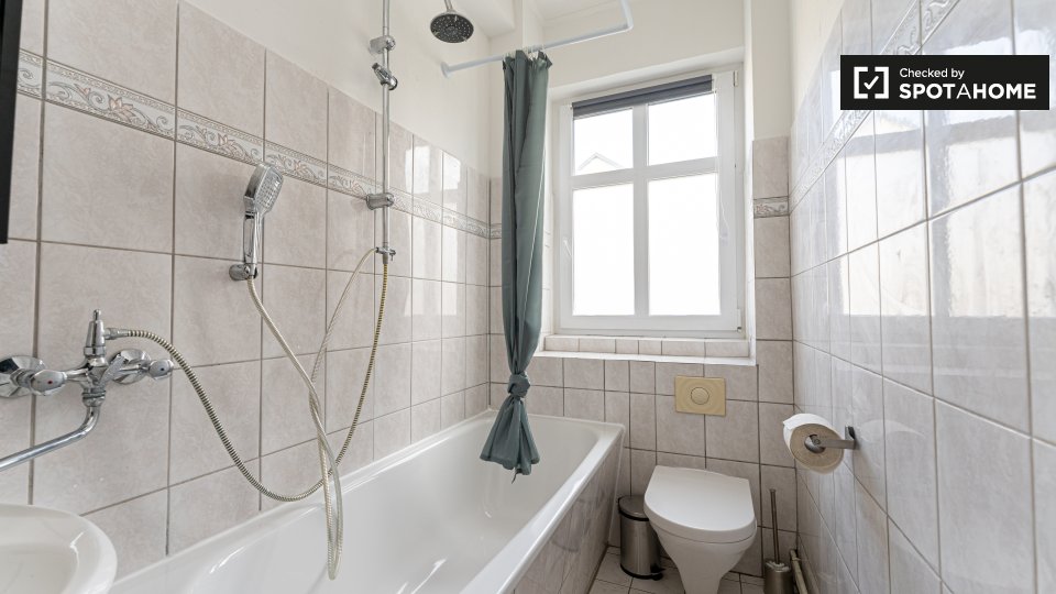 Room, Zinsgutstraße, Berlin