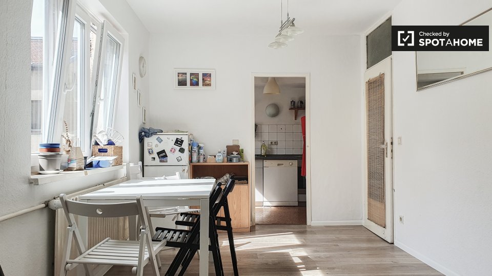 Room, Gneisenaustraße, Berlin