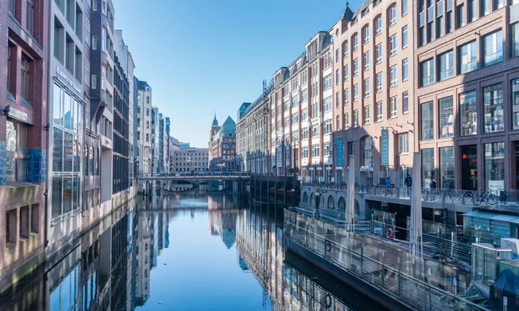 Workers in Hamburg earn the most in Germany