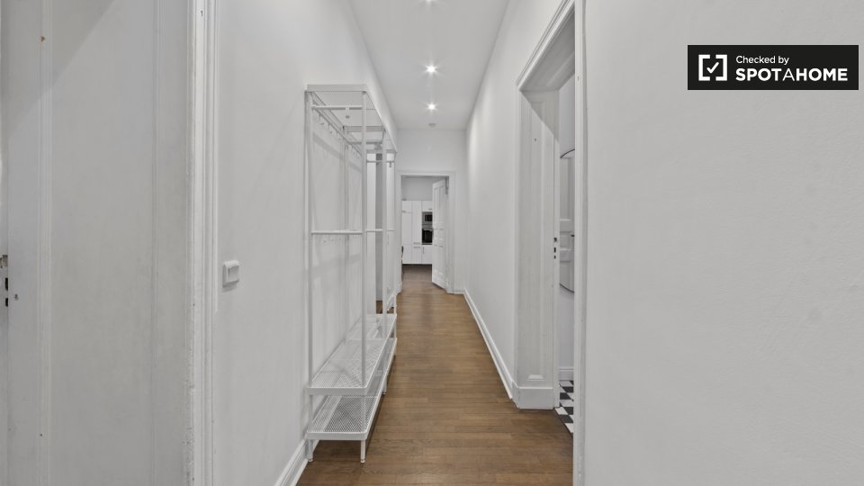 Room, Uhlandstraße, Berlin