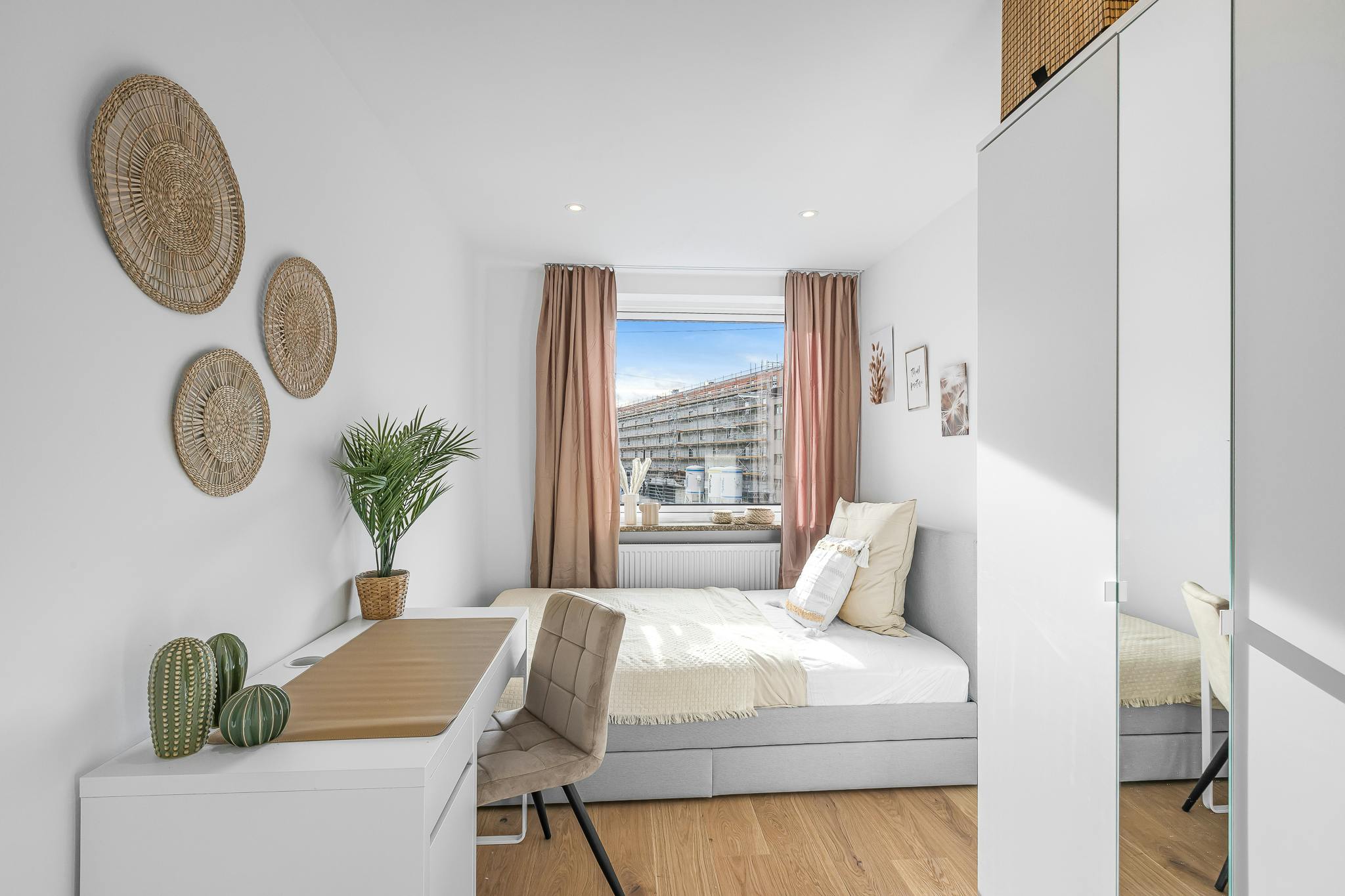 Apartment, Prinz-Eugen-Straße, Munich