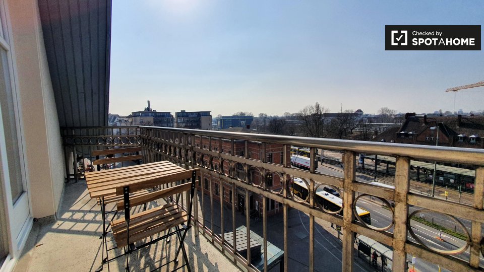 Room, Brückenstraße, Berlin