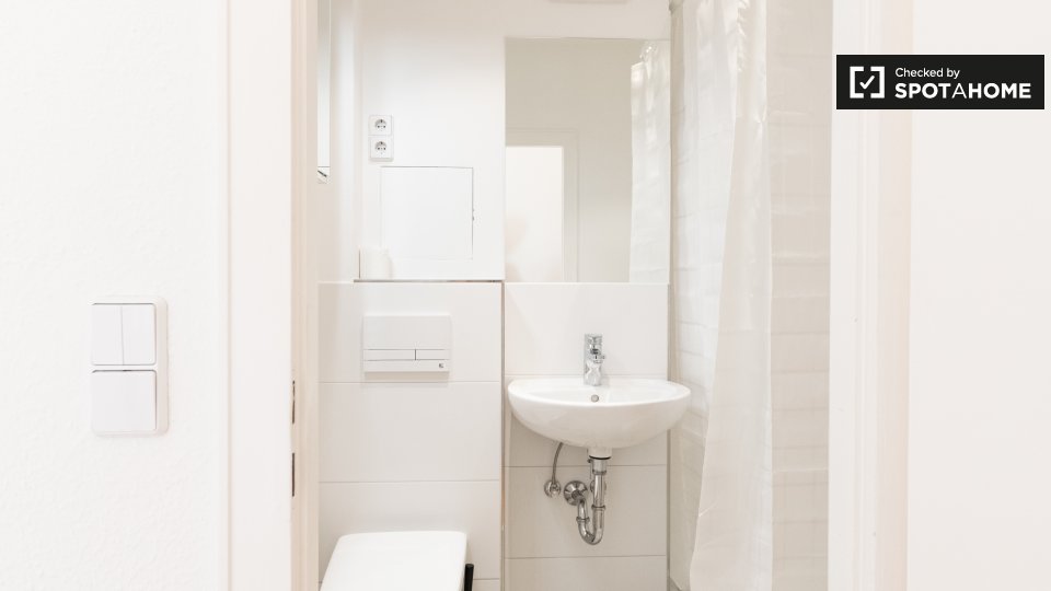 Room, Neltestraße, Berlin