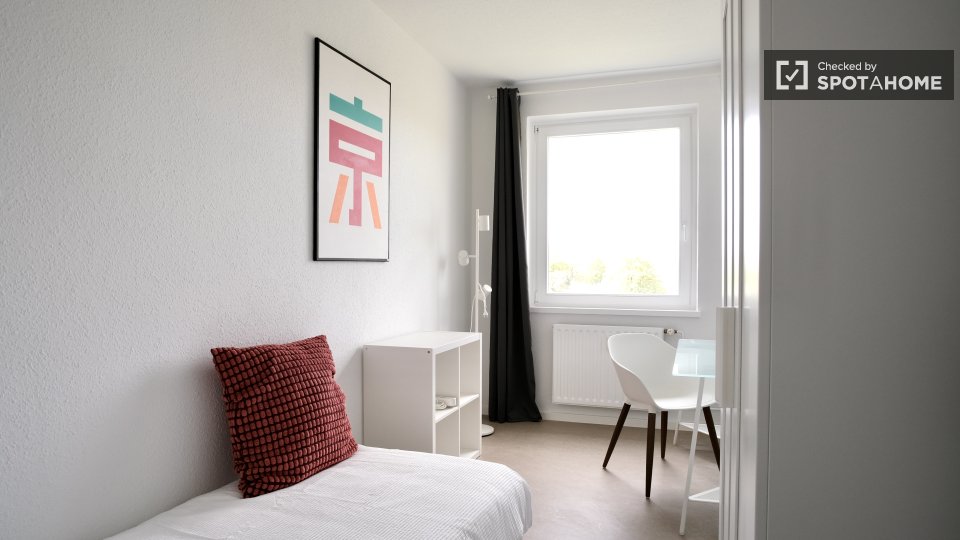 Room, Neltestraße, Berlin