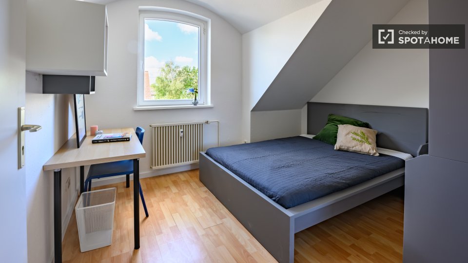 Room, Buckower Damm, Berlin