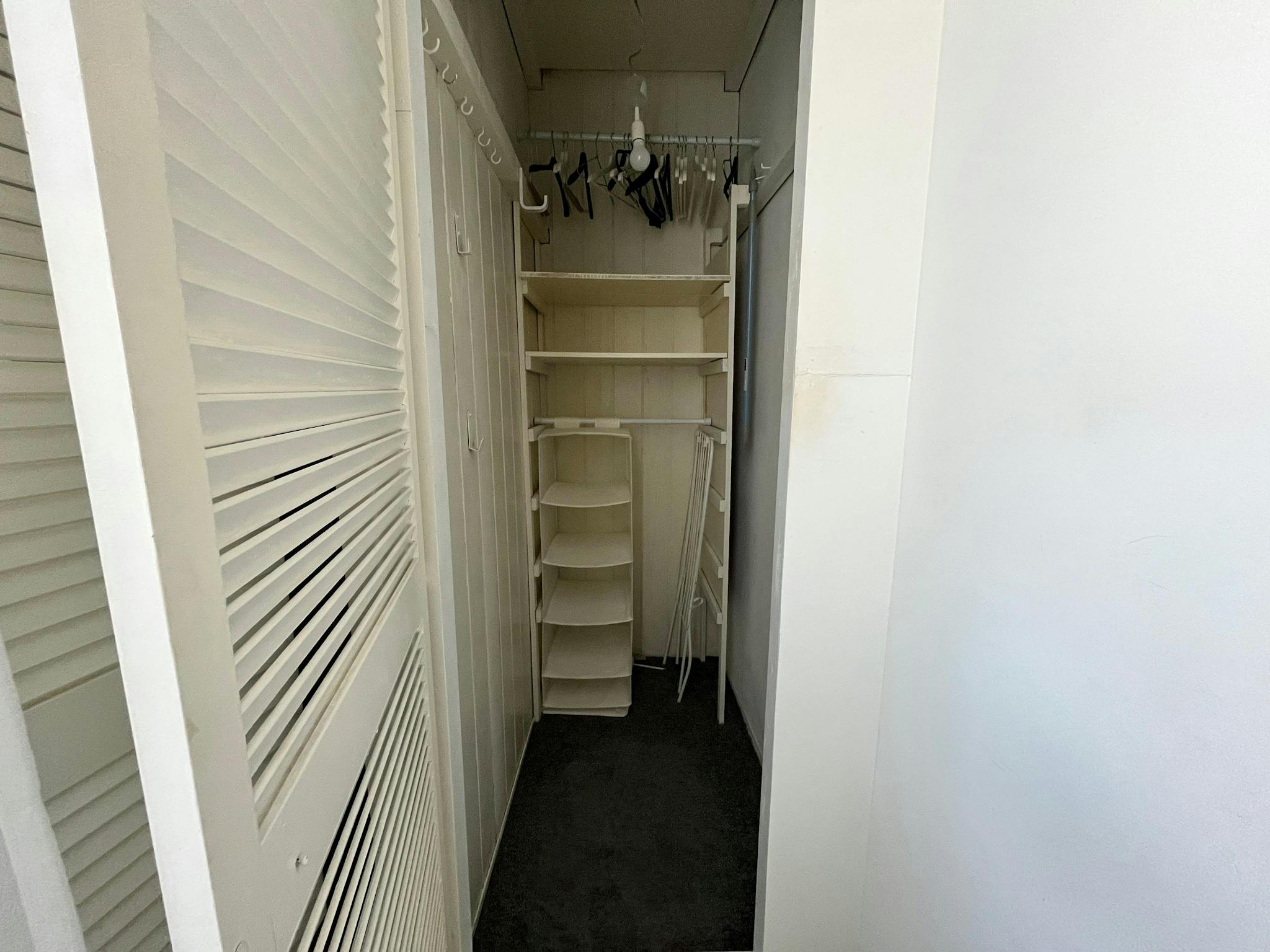 Apartment, Saalburgallee, Frankfurt
