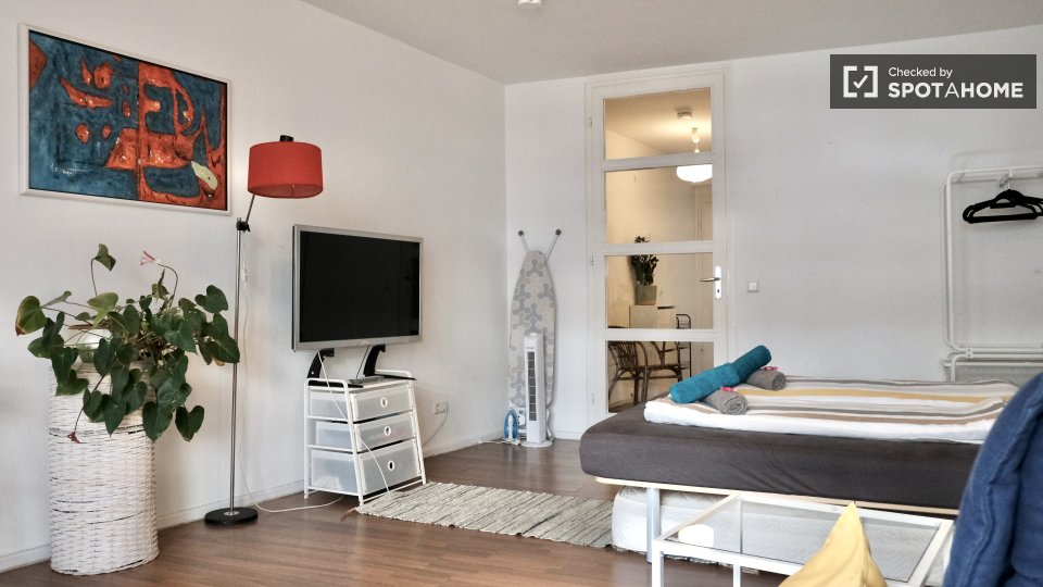 Apartment, Tattoo-Piercing Studio, Berlin