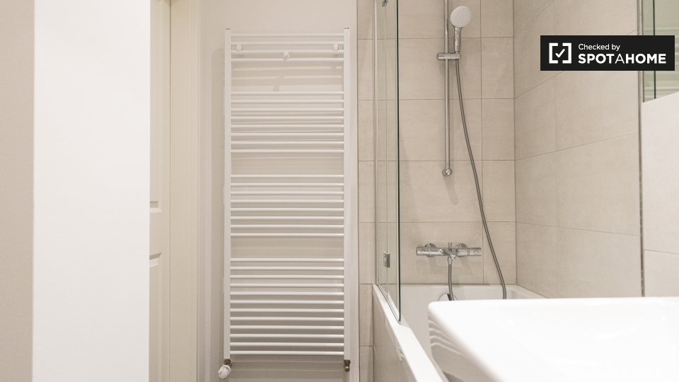 Room, Wilsnacker Str., 10559 Berlin, Germany, Berlin