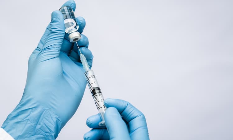 Friesland: Nurse accused of swapping COVID vaccines for saline solution