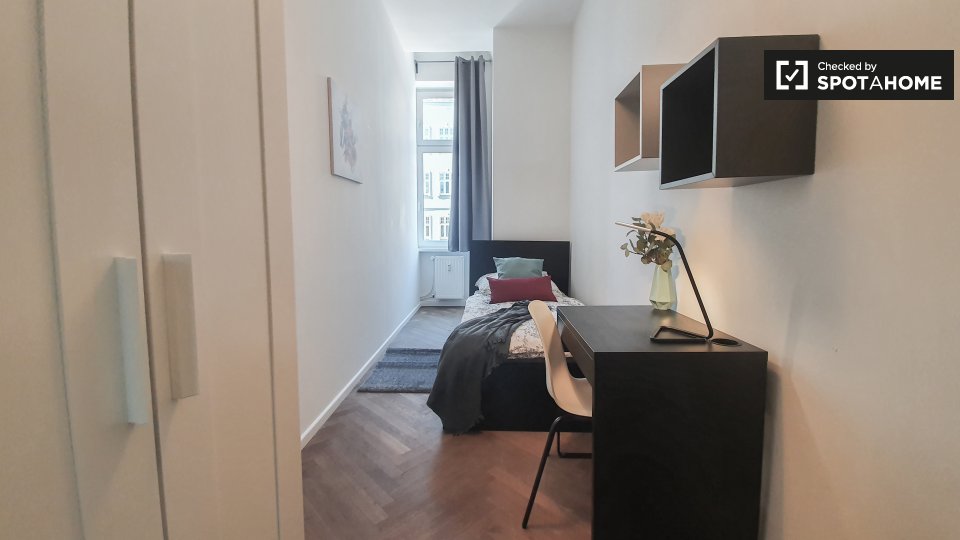 Room, Weimarische Str., Berlin