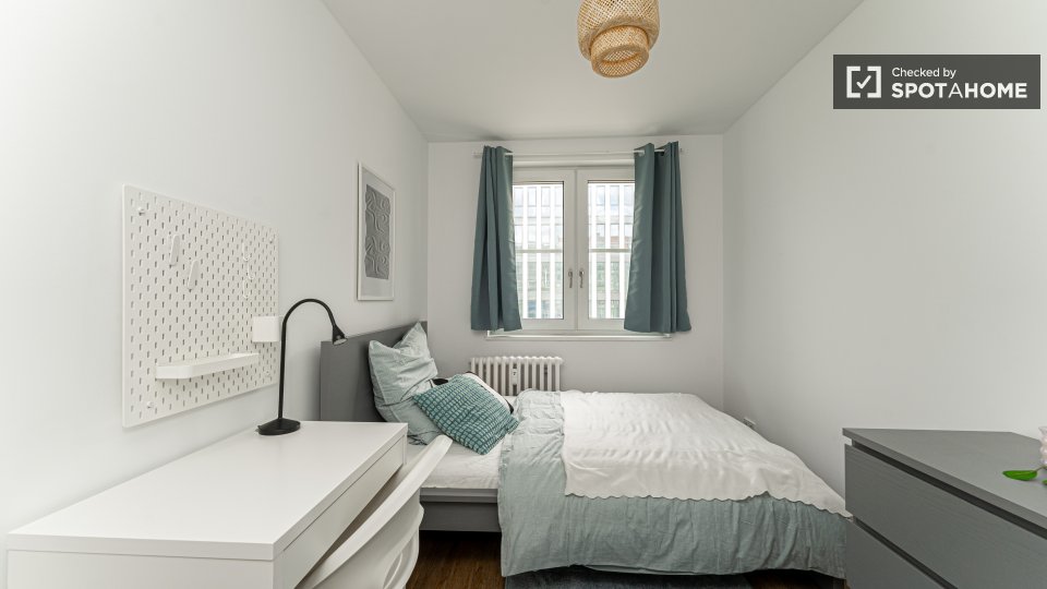 Room, Müllerstraße, Berlin