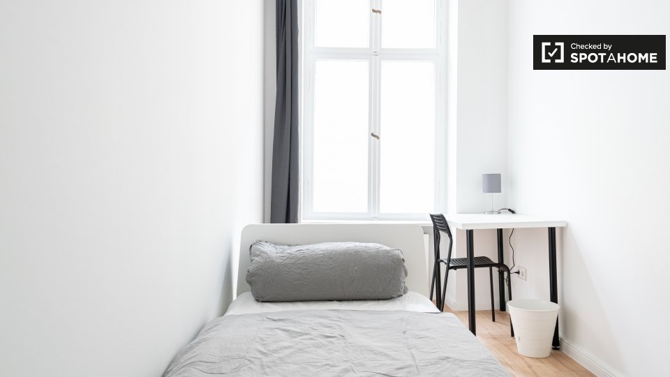 Room, Wilsnacker Str., 10559 Berlin, Germany, Berlin