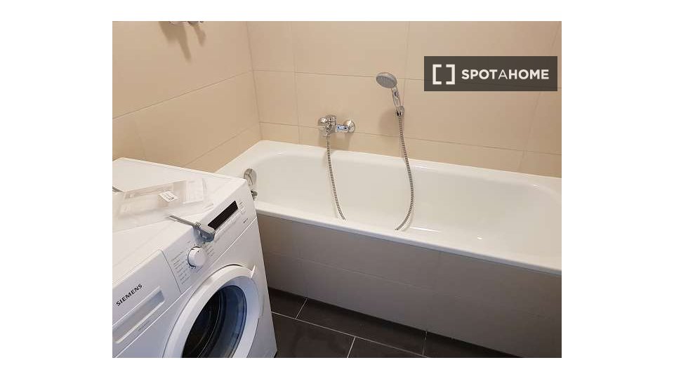Room, Wilsnacker Str., Berlin