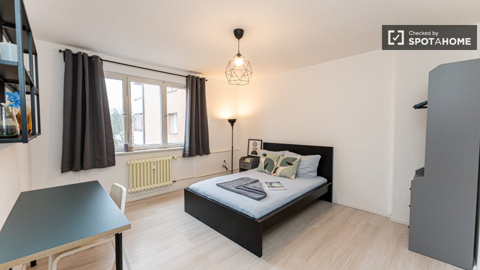 Room, Forckenbeckstraße, Berlin