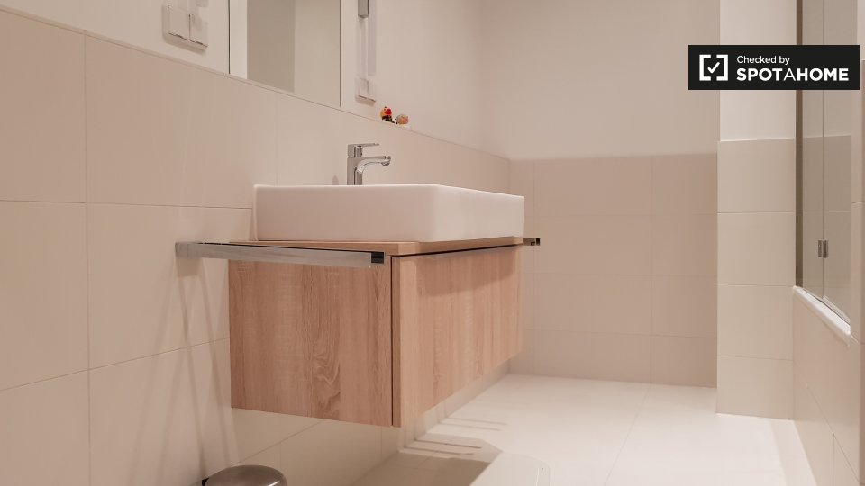 Room, Schulstraße, Berlin
