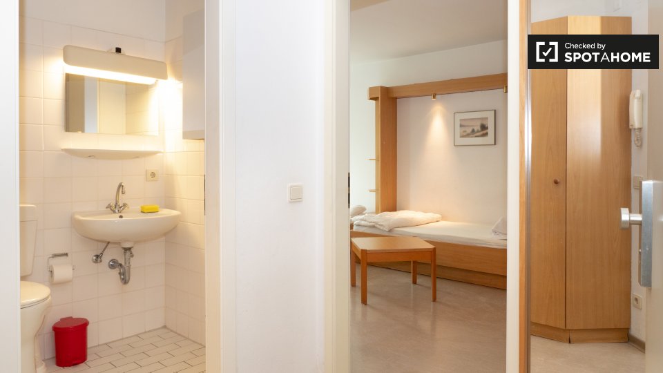 Apartment, Kreuznacher Str., Berlin