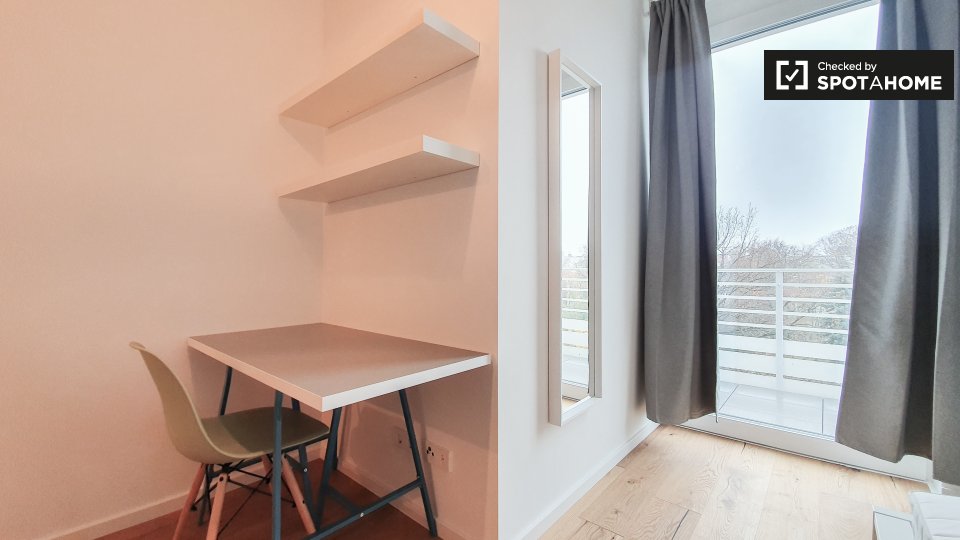 Room, Nazarethkirchstraße, Berlin