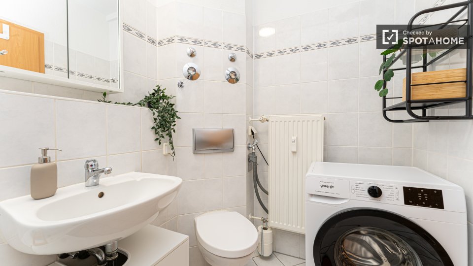 Room, Hubertusdamm, Berlin