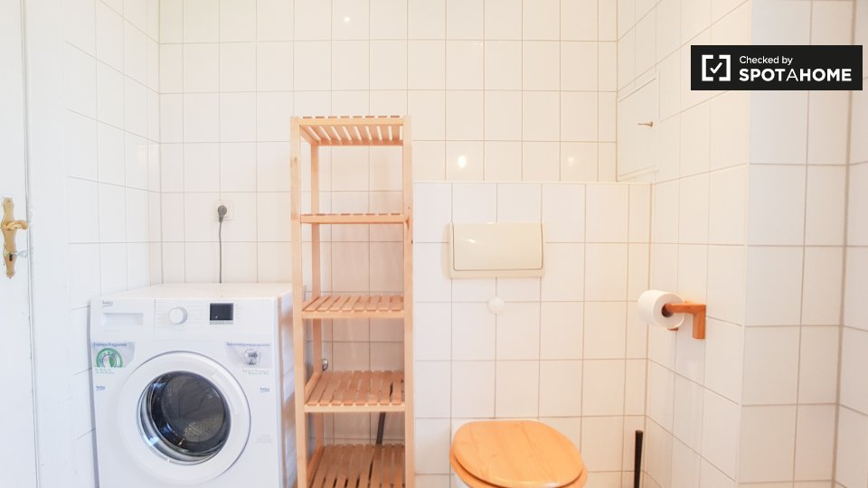 Room, Treskowallee, Berlin