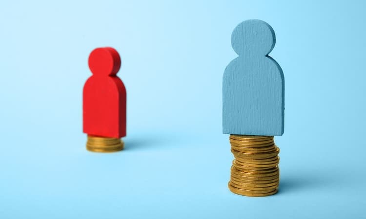 Statistics still show significant wage gap between East and West Germany