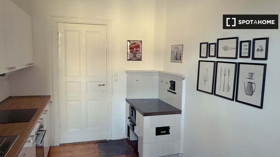 Room, Urbanstraße, Berlin