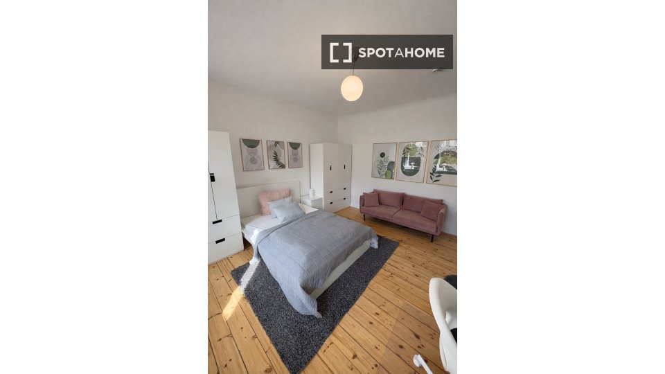 Room, Kaiserstraße, Berlin