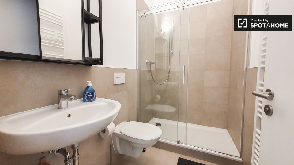 Room, Brückenstraße, Berlin