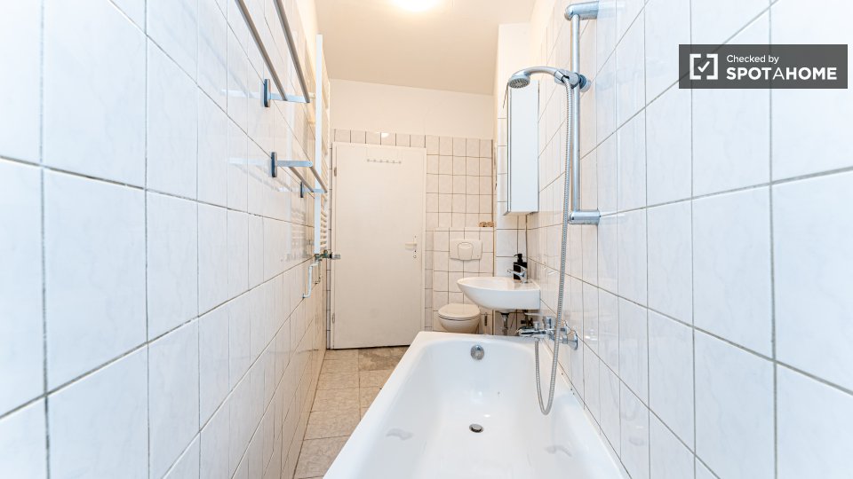 Room, Waldstraße, Berlin