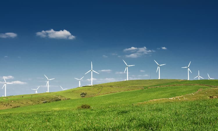 Government plans to relax distance rules for wind turbines in major expansion