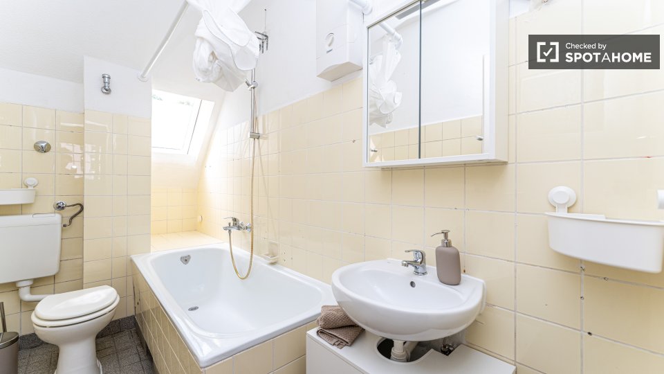 Room, Jüdenstraße, Berlin