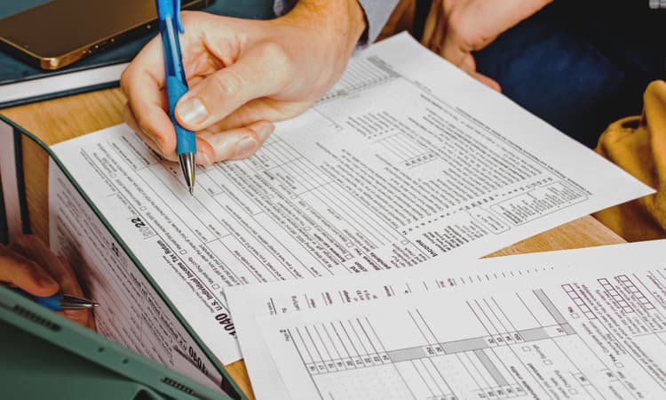 3 ways to quickly file your US taxes from Germany