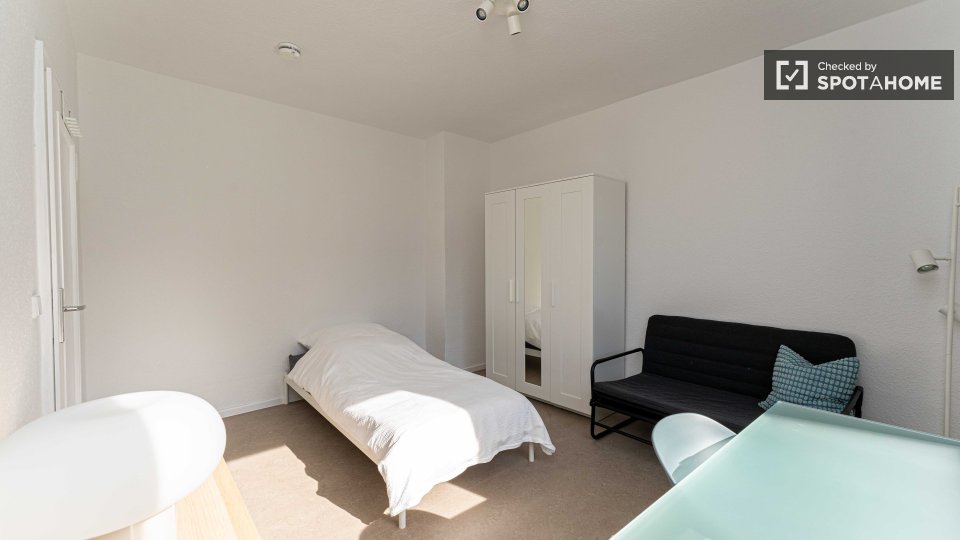 Room, Neltestraße, Berlin