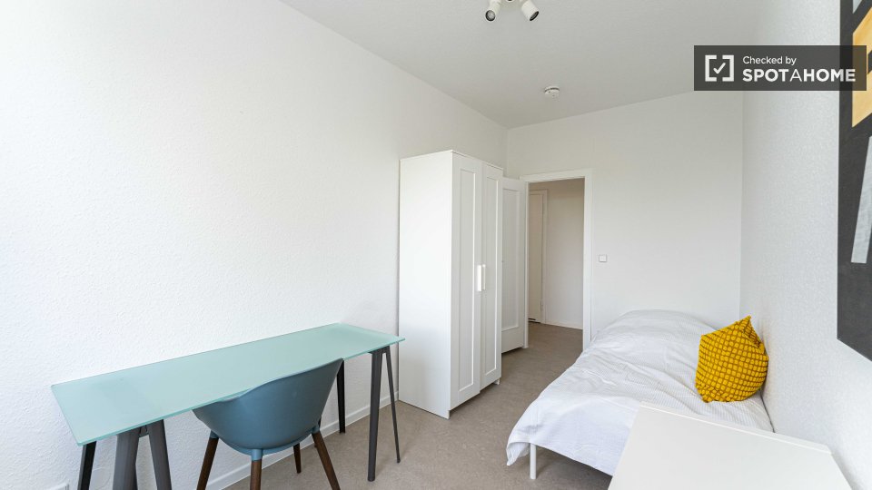 Room, Neltestraße, Berlin