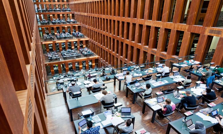 Germany's students' union demand immediate payment of delayed 200-euro energy subsidy