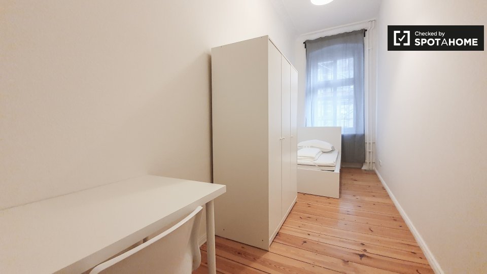 Room, Kottbusser Damm-30, Berlin