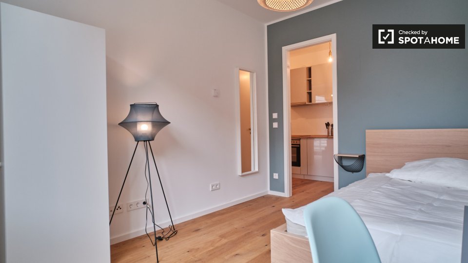 Room, Nazarethkirchstraße, Berlin