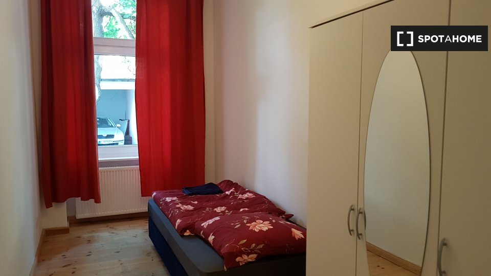 Room, Hauptstraße, Berlin