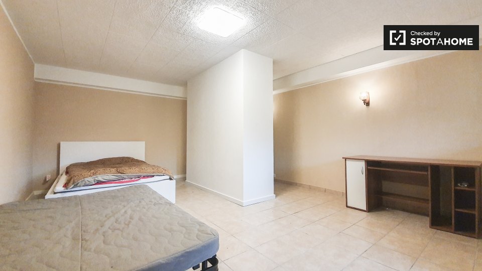 Room, Pfabener Weg, Berlin