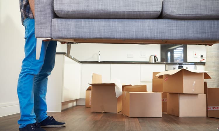 How to move as an expat without breaking the bank account