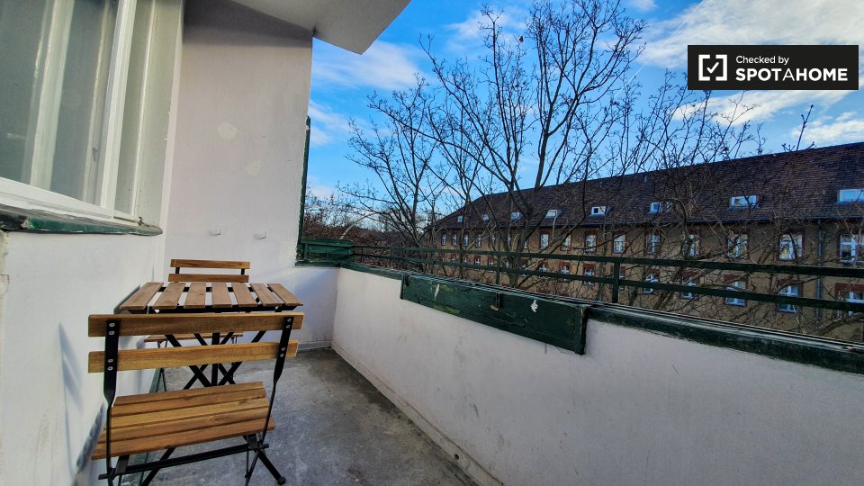 Room, Perleberger Str., Berlin